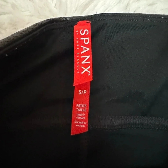 SPANX Faux Leather Leggings size small petite - Picture 5 of 8